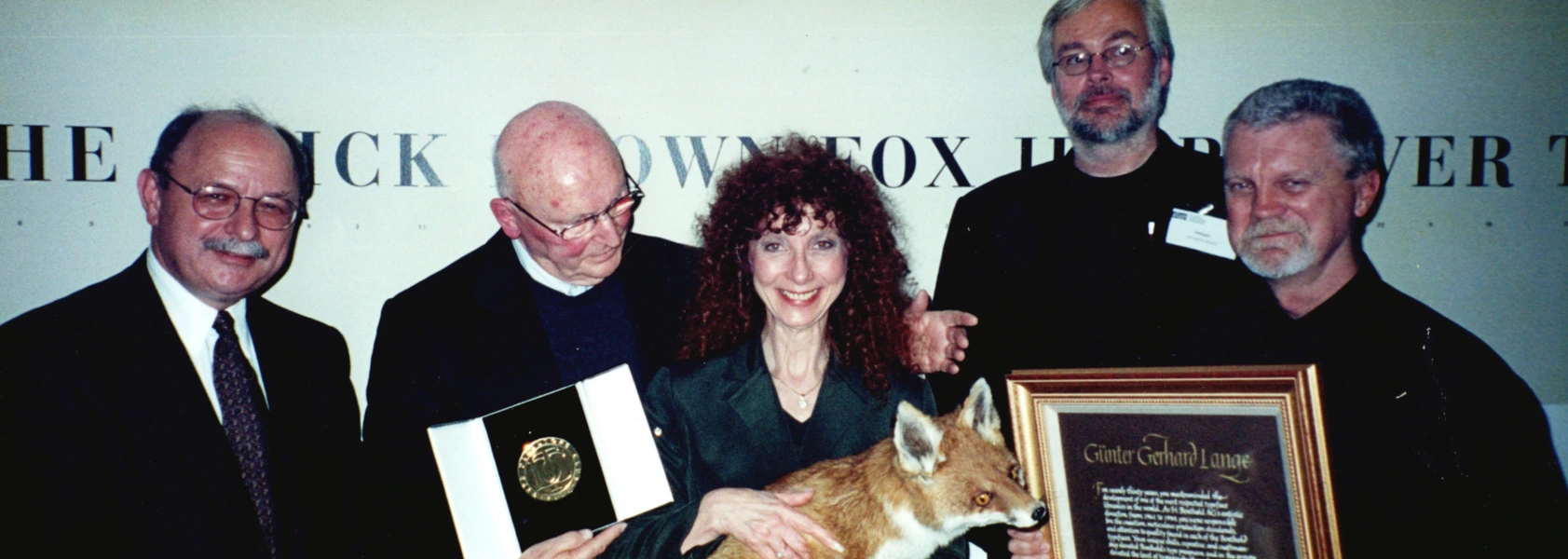 TDC medal awarded to Günther Gerhard Lange, 2000. © Type Directors Club.