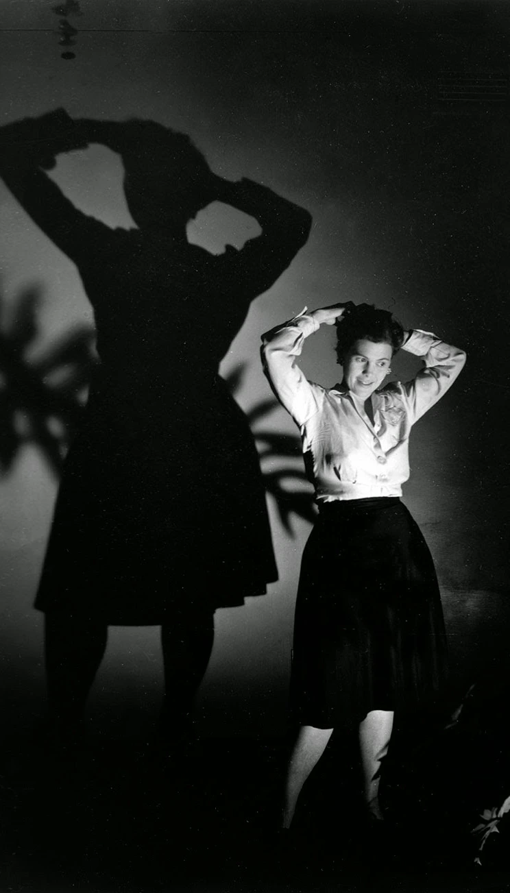 Ray Eames, 1950
Photo by Peter Stackpole