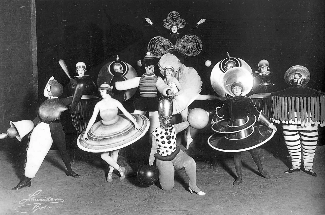 Oskar Schlemmer, Triadic Ballet costumes