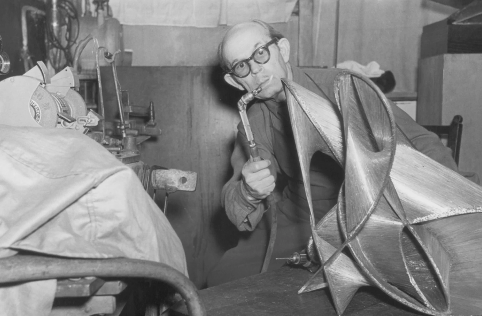 Antoine Pevsner at work