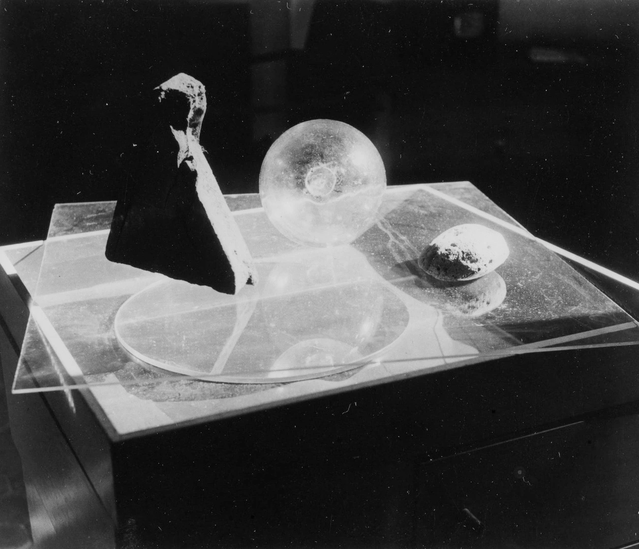 Tablescape in black and white designed by Eileen Gray