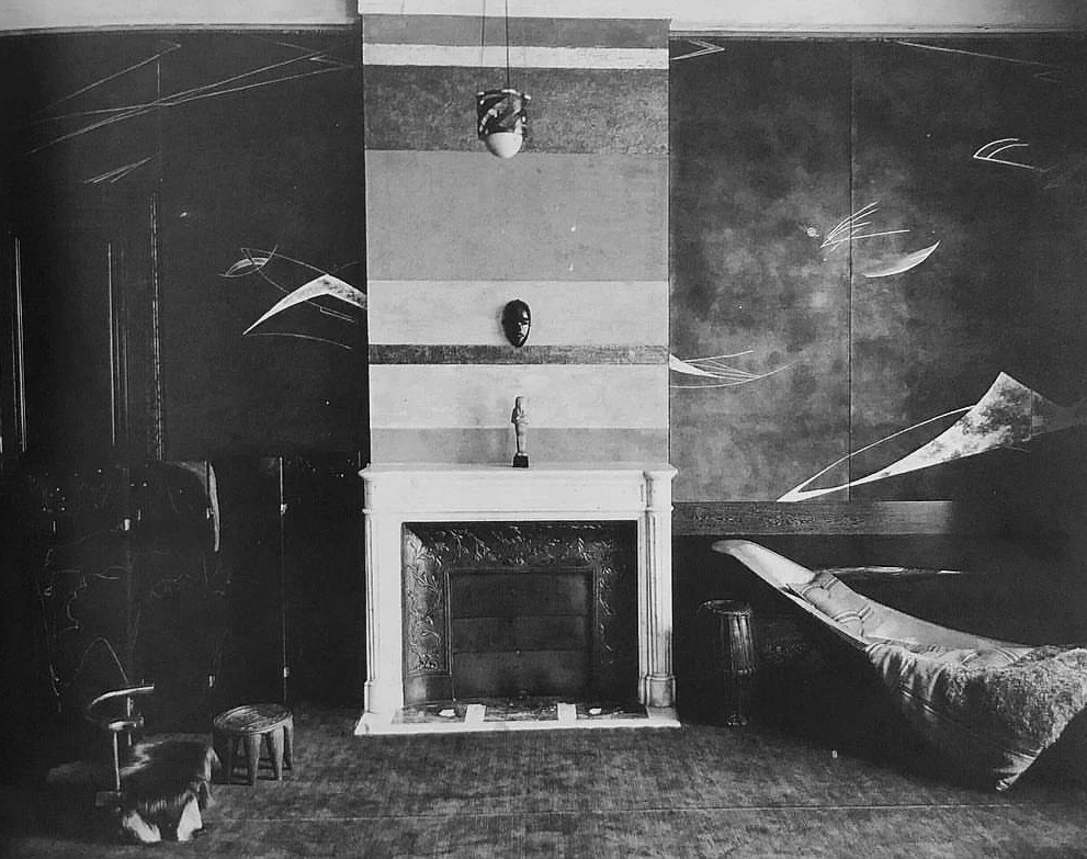 Interior of Rue de Lota apartment designed by Eileen Gray for Madame Mathieu-Lévy