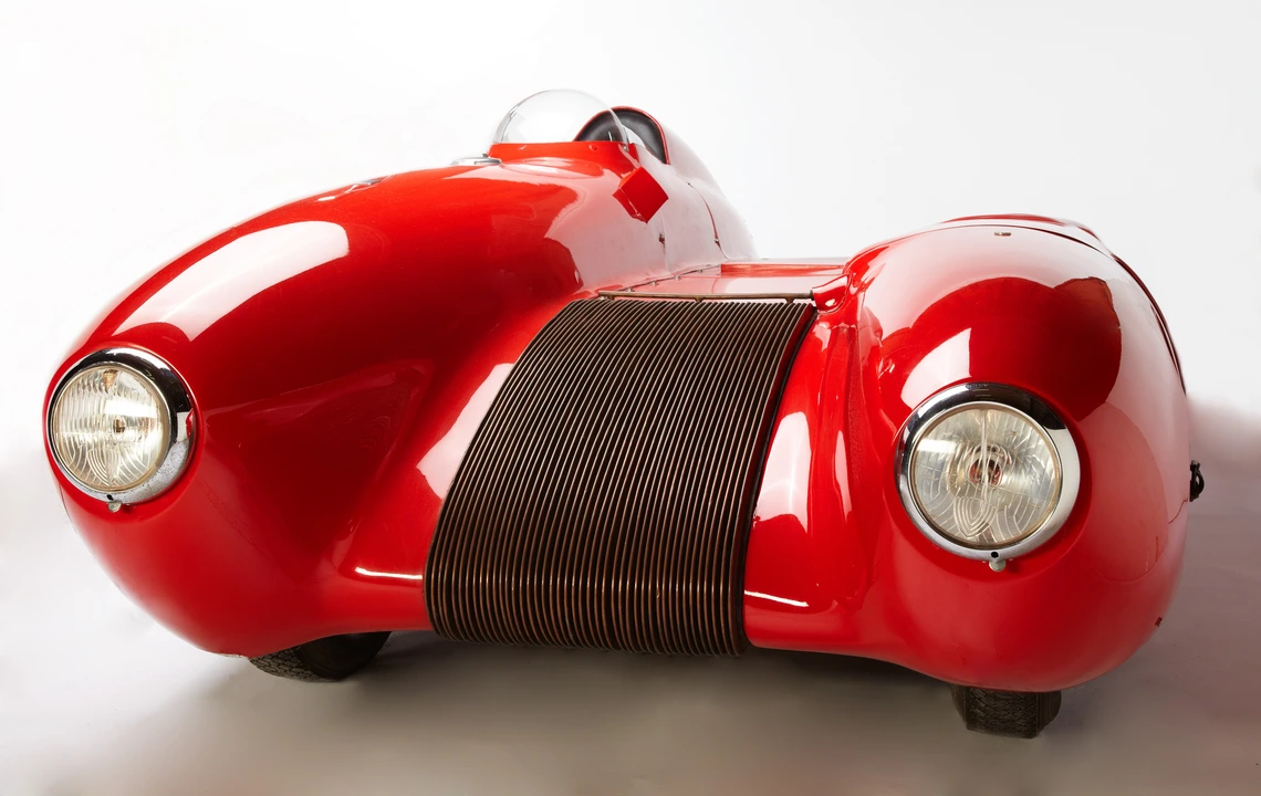 Bisiluro Nardi Giannini Auto by Carlo Mollino. An asymmetrical racing car