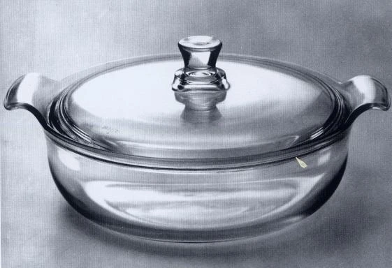 Baking dish of heat-resistant pressed glass designed by Wilhelm Wagenfeld