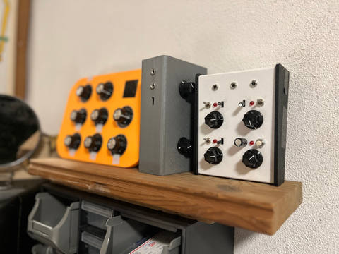 Electronics, photograph 5 of 6