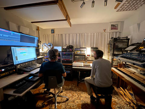 Amarelo Banana mastering, photograph 1 of 4