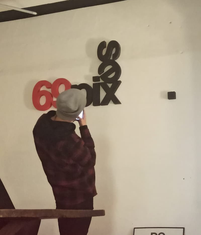 Rearranged the letters in the studio logo to show that 69pixels is the boss here