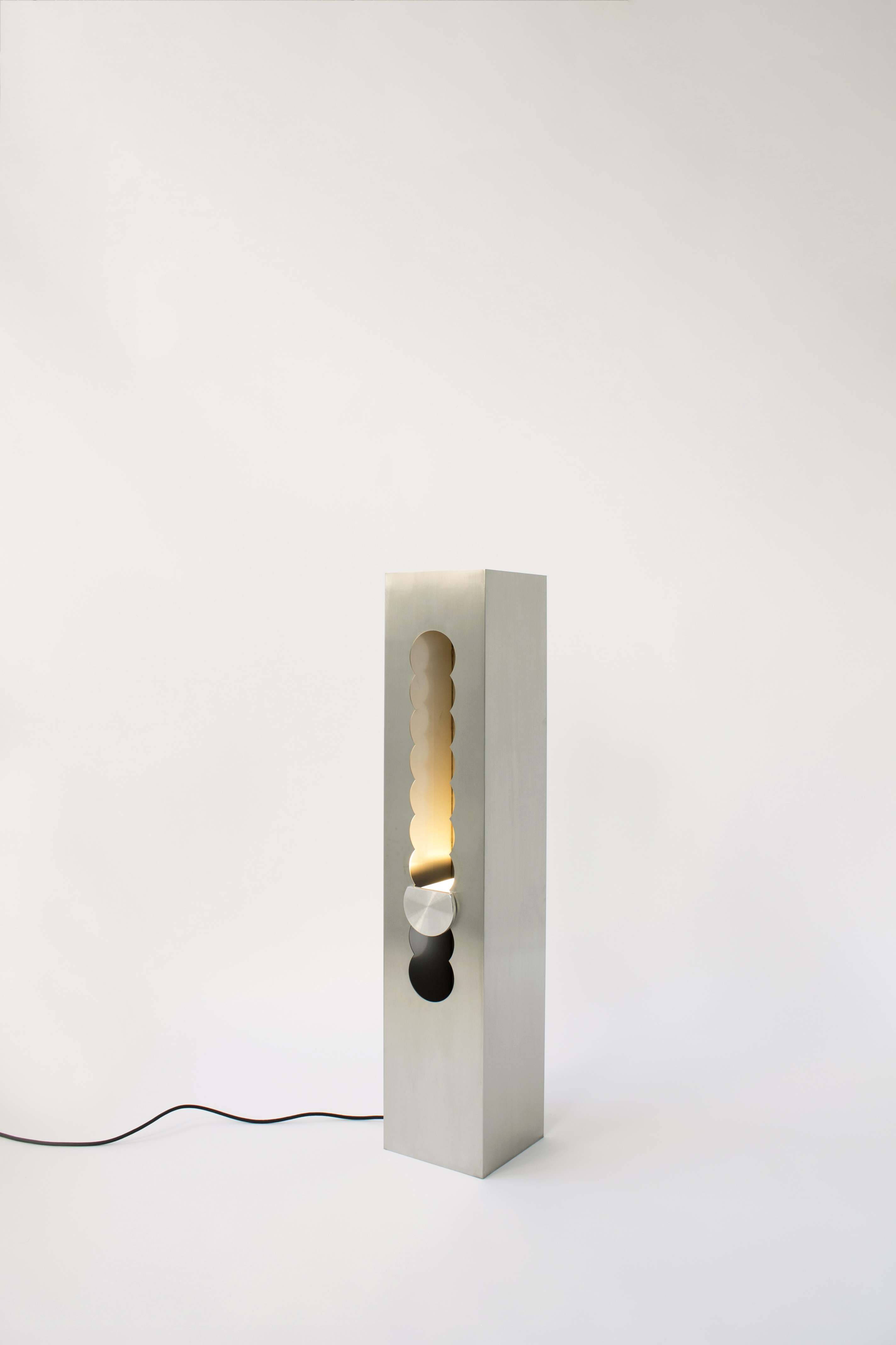 CaptiveFloorLamp by Studio Nagot